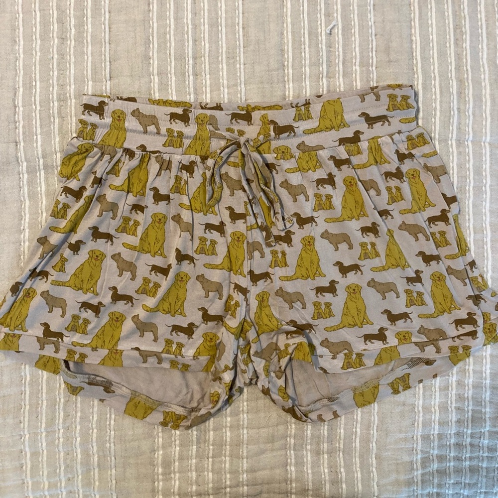 Kate Quinn dog lover lounge set - Picture 3 of 5